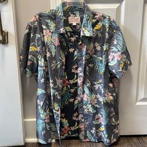 American Eagle XL men’s floral button up shirt
